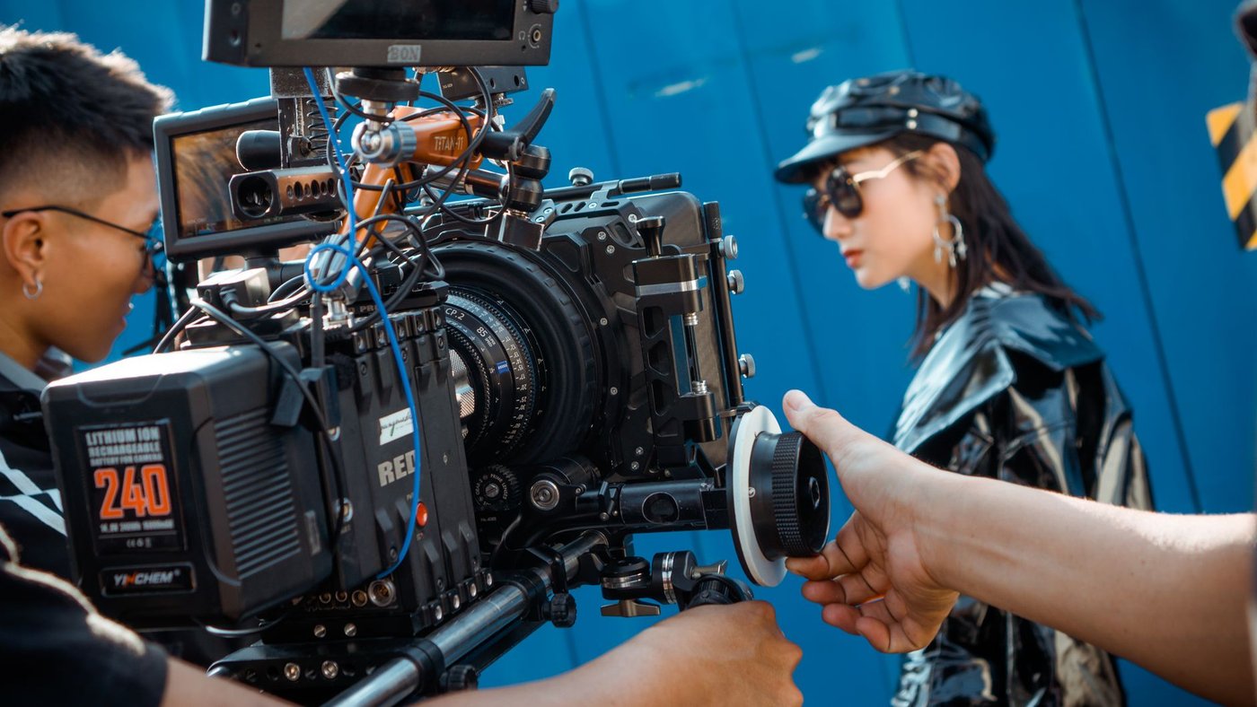 مشروع تصوير سينمائي احترافي من أعمال الطلاب